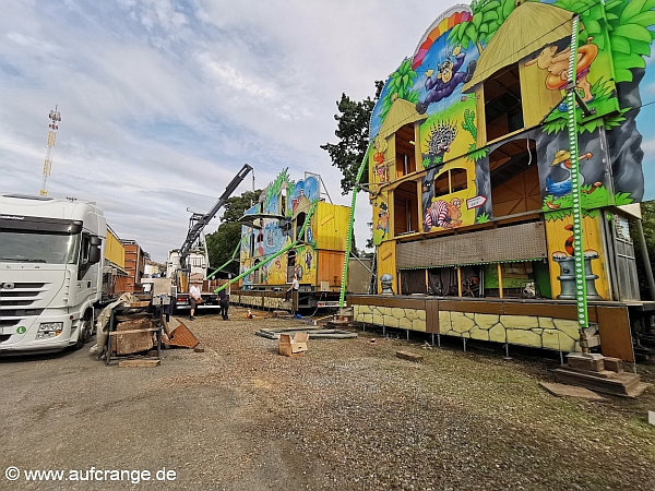 bilder aufbau cranger kirmes 25juli24 crazy island