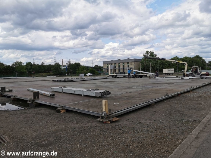 bilder aufbau cranger kirmes 06juni2025