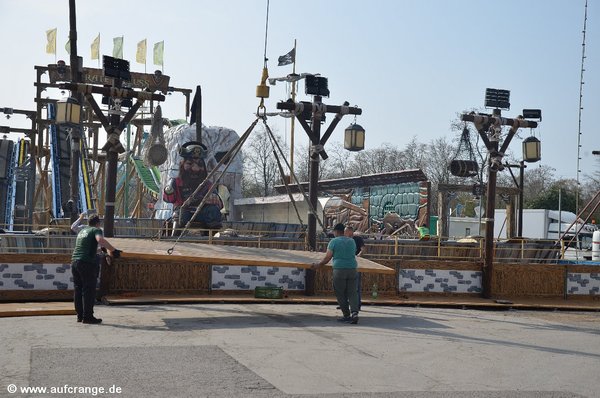 bilder aufbau palmkirmes 2022
