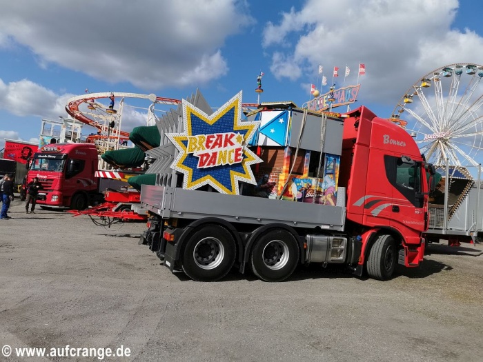 bilder aufbau palmkirmes recklinghausen 2 2025